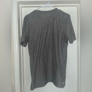 Vuori small men’s gray t shirt